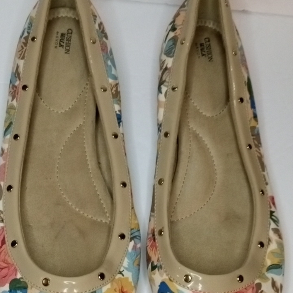 AVON Cushion Walk Pointed Toe Flat, 11, Tan floral print, Pre-owned - Picture 8 of 8